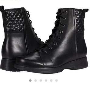 NWOT Munro Tessa boots
